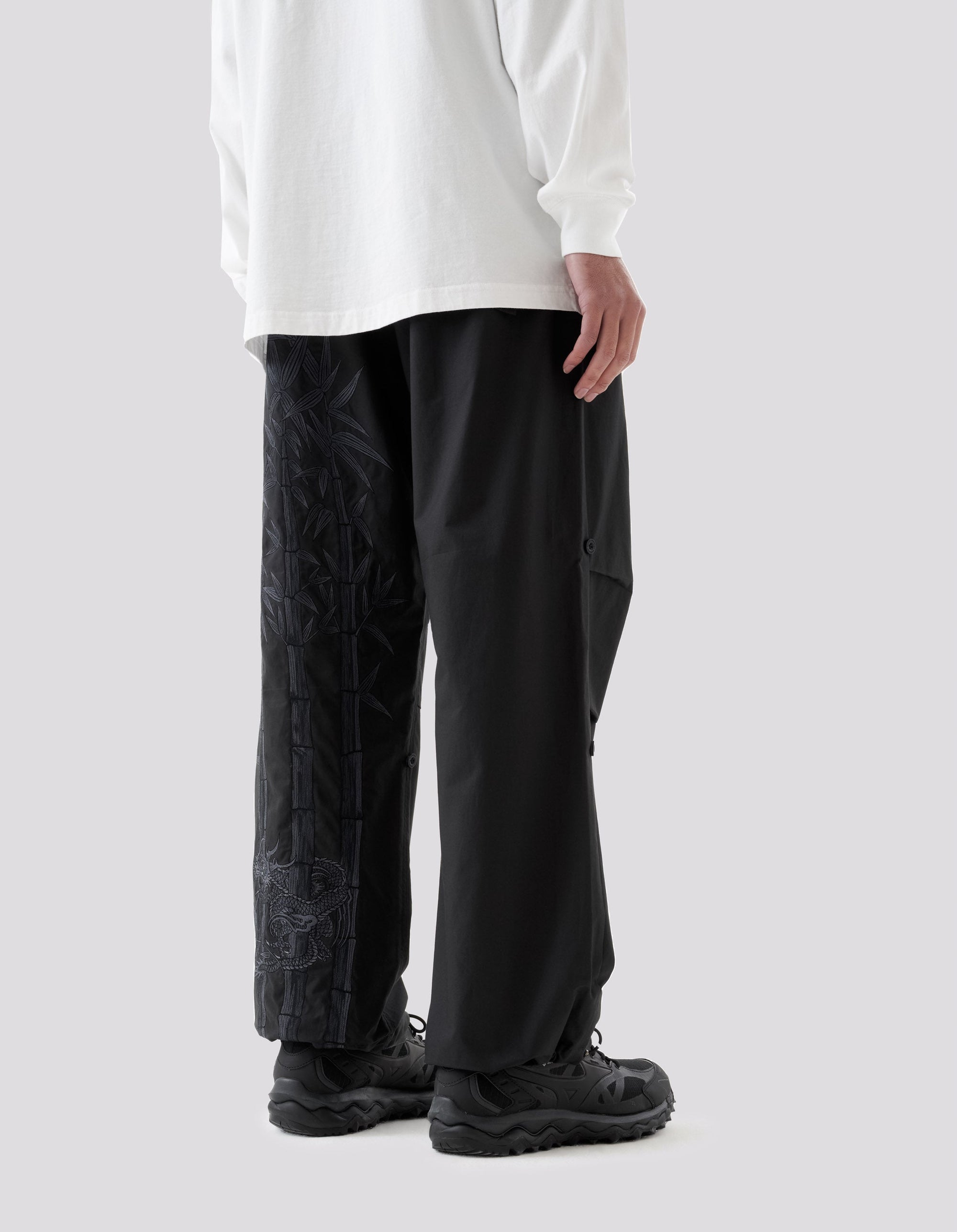 5076 Dragon Bamboo Loose Snopants Black