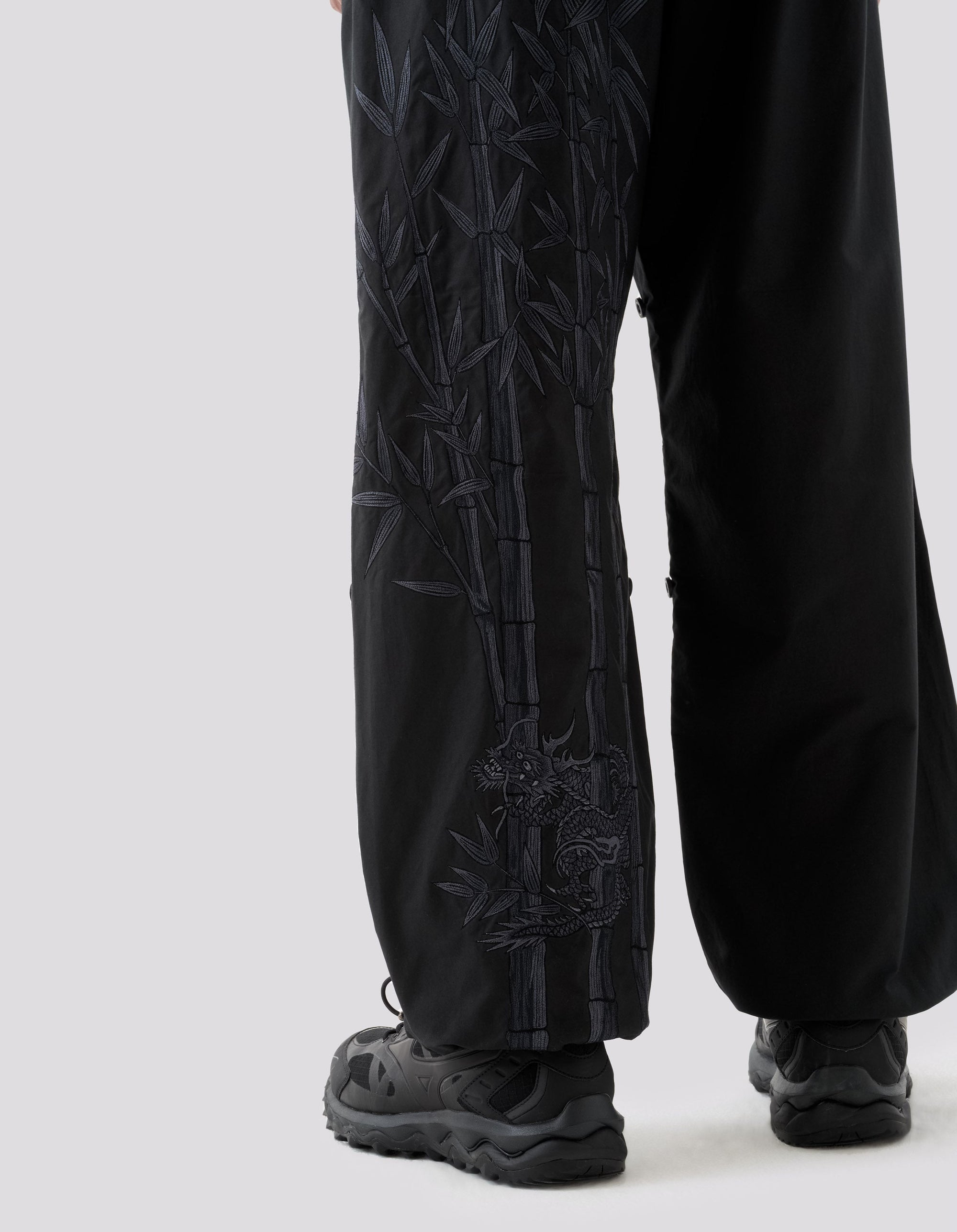 5076 Dragon Bamboo Loose Snopants Black